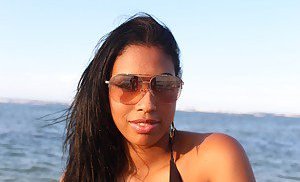 Latina in Glasses Pics